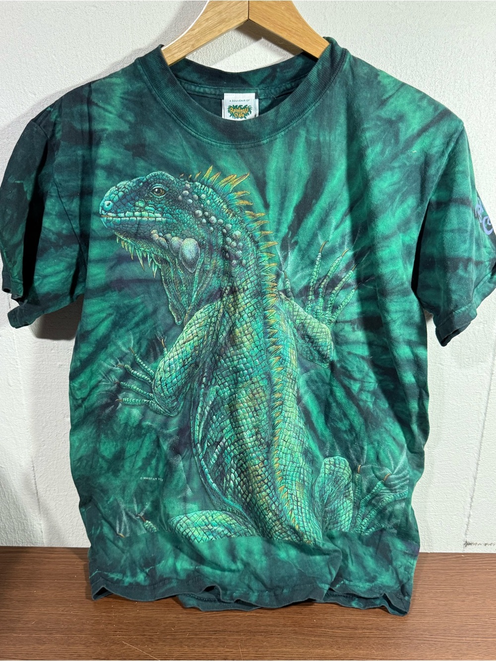 Vintage 90’s Rainforest Cafe Iguana Tie Dye Sz M